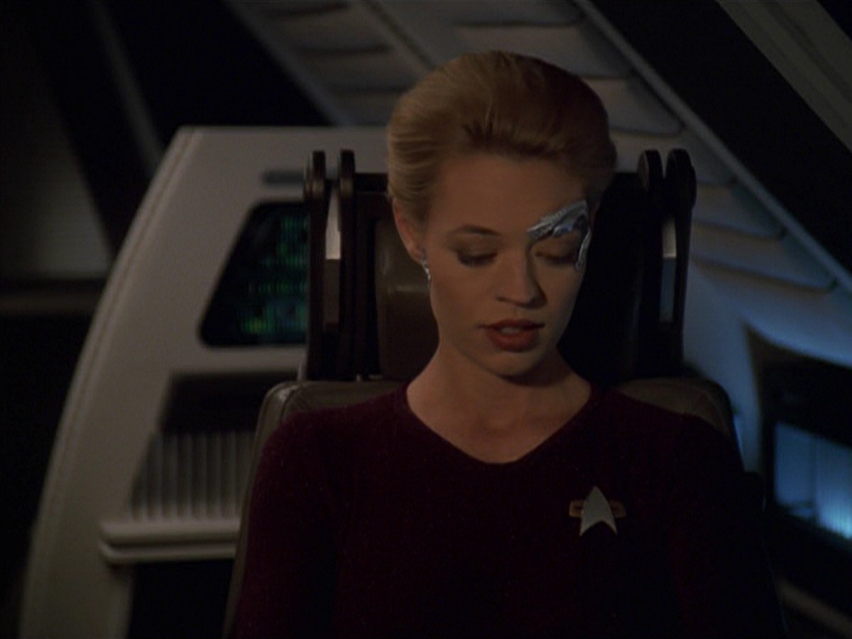 extant_StarTrek_VOY_7x22-NaturalLaw_0023.jpg