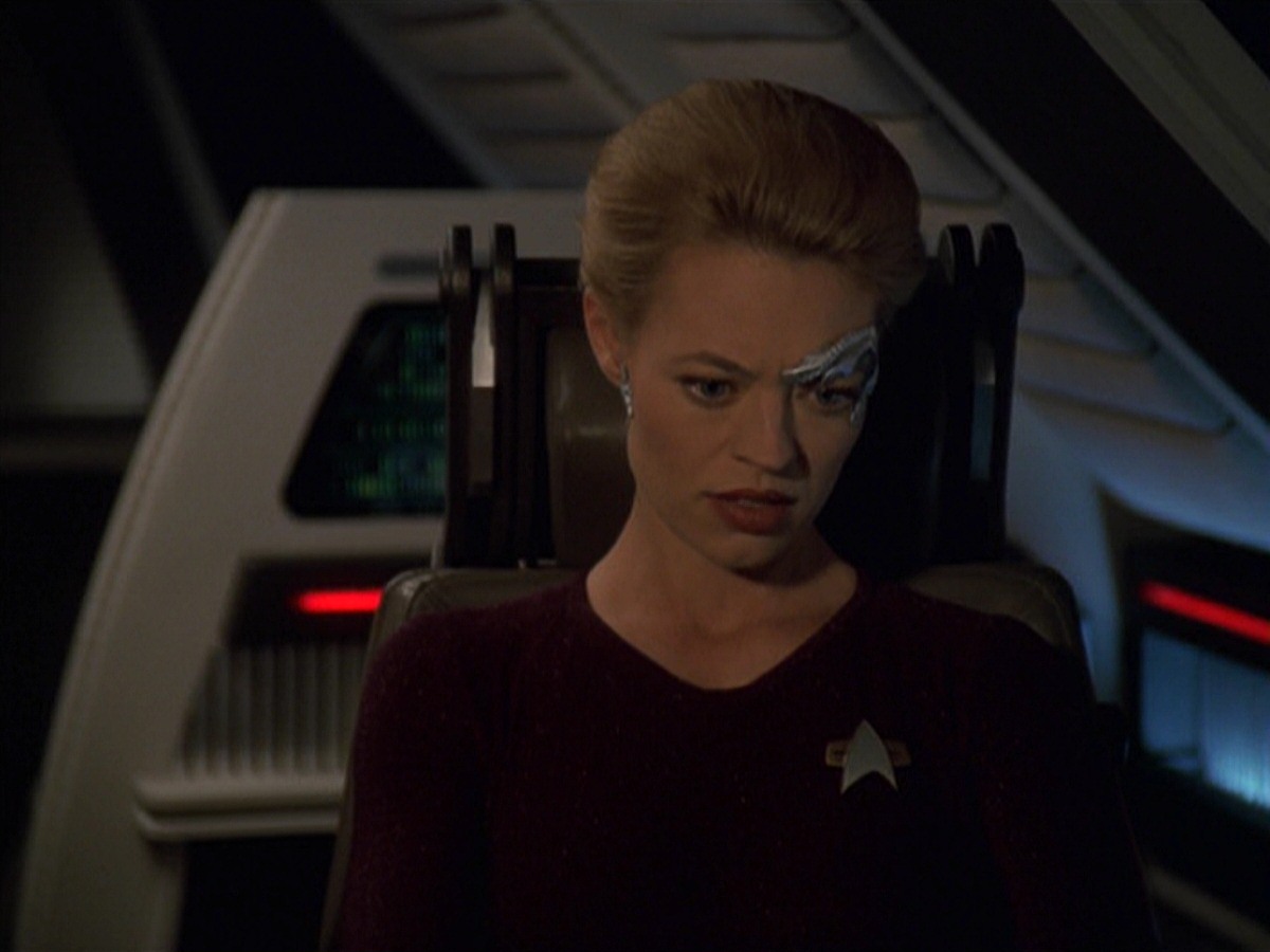extant_StarTrek_VOY_7x22-NaturalLaw_0042.jpg