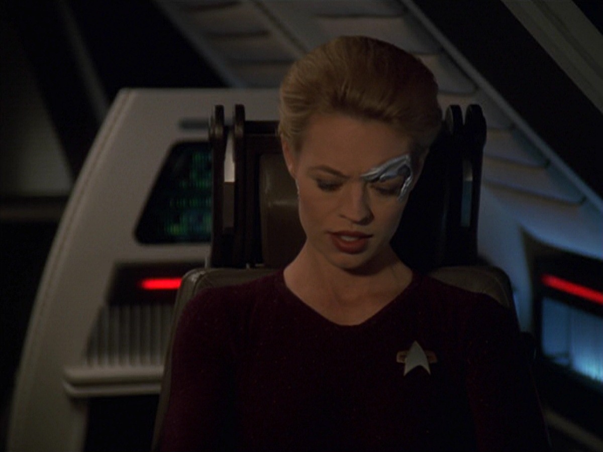 extant_StarTrek_VOY_7x22-NaturalLaw_0045.jpg
