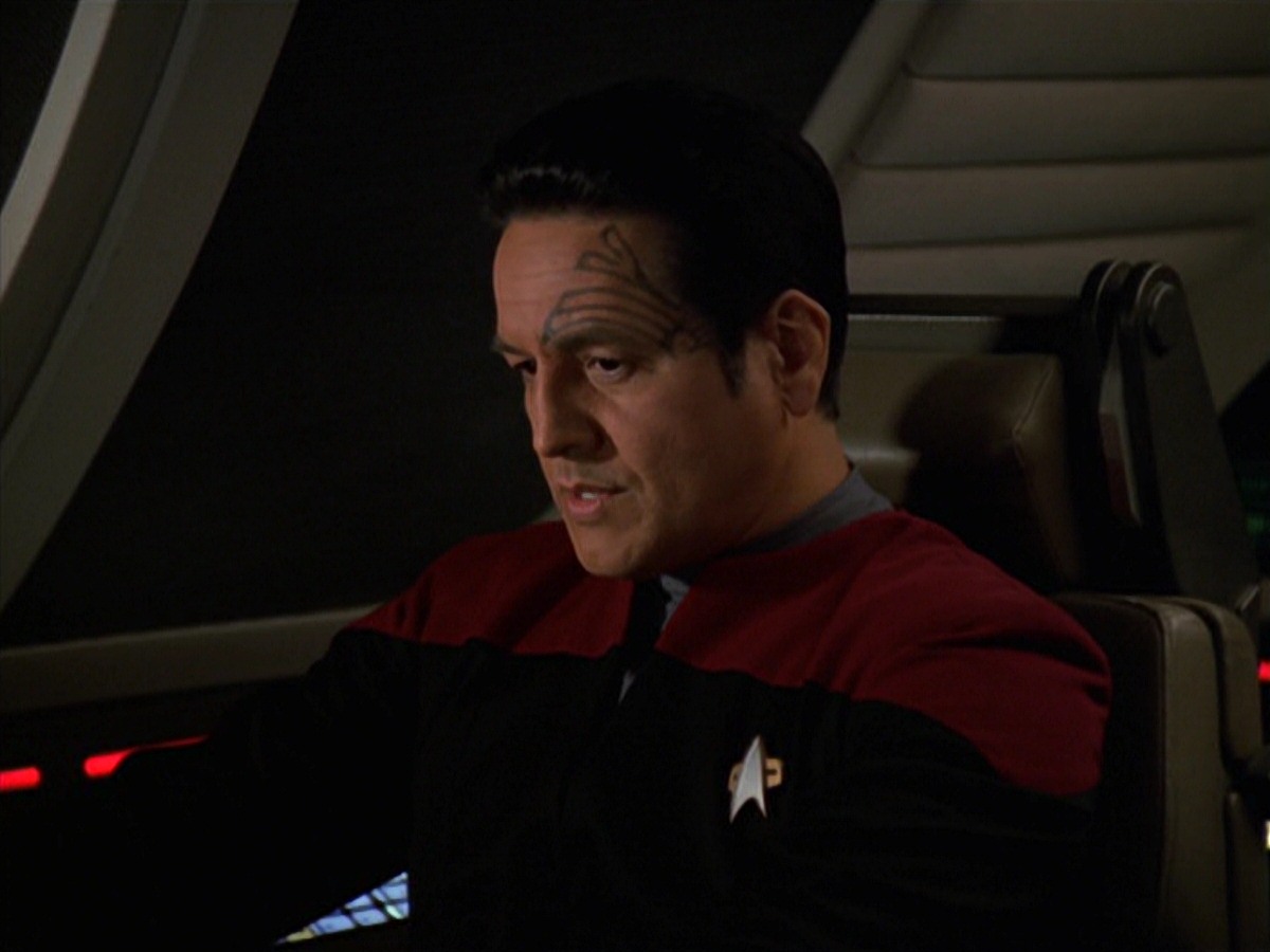 extant_StarTrek_VOY_7x22-NaturalLaw_0050.jpg