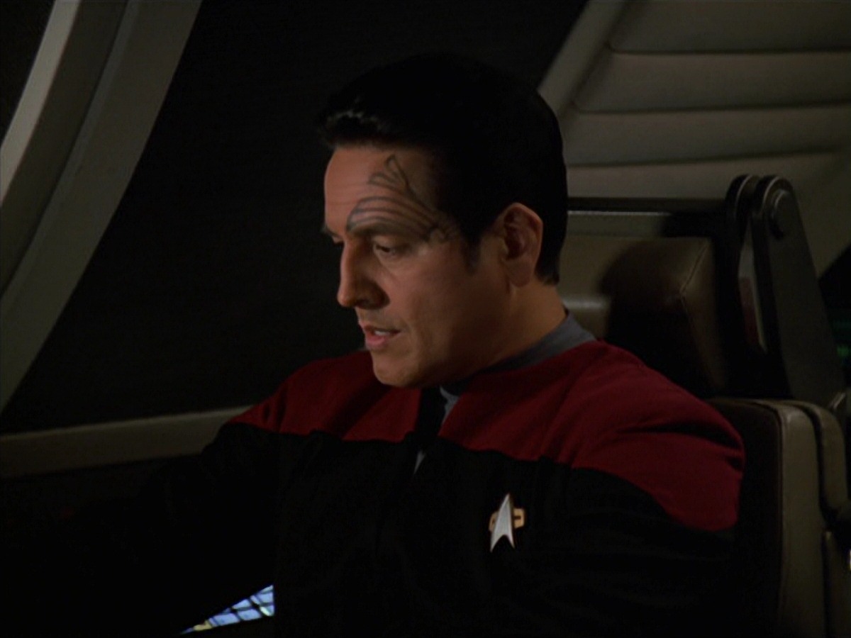 extant_StarTrek_VOY_7x22-NaturalLaw_0051.jpg
