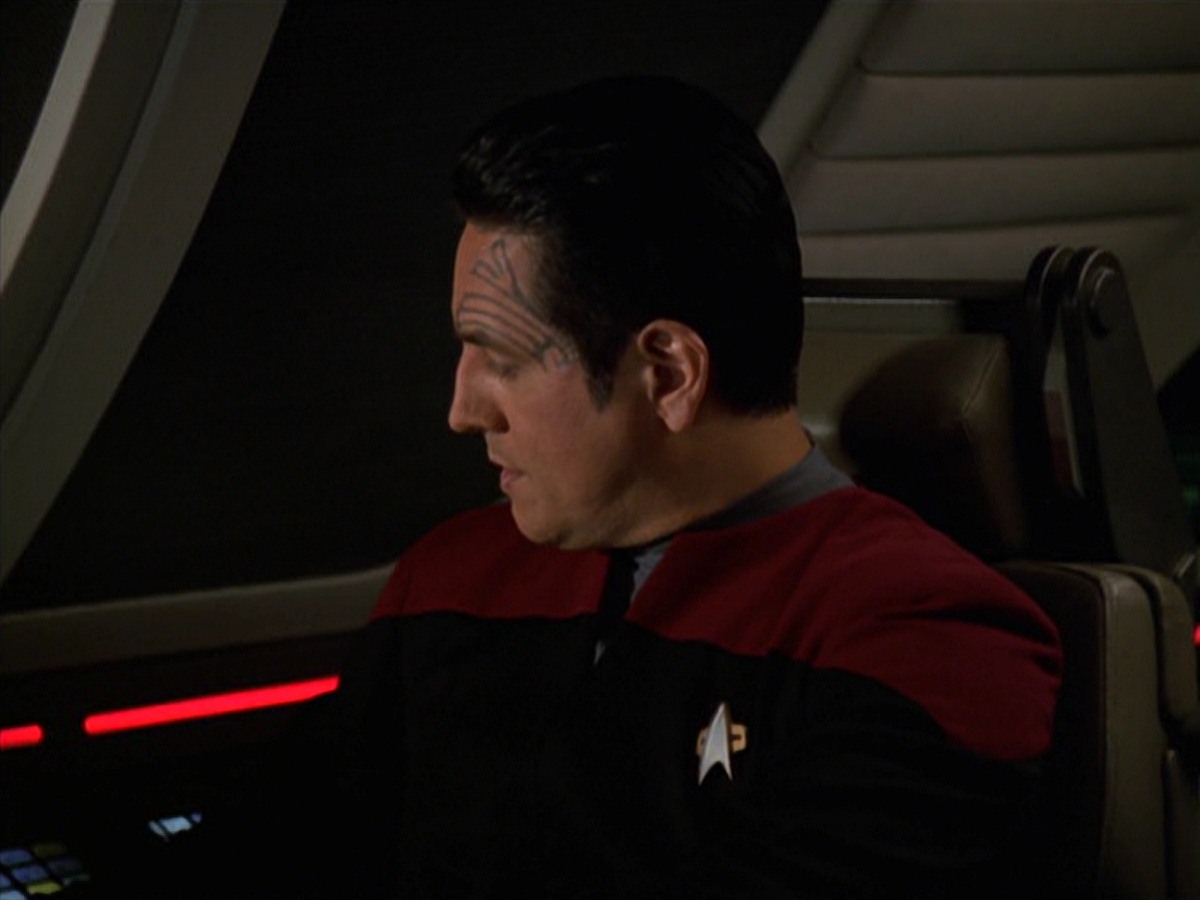 extant_StarTrek_VOY_7x22-NaturalLaw_0052.jpg