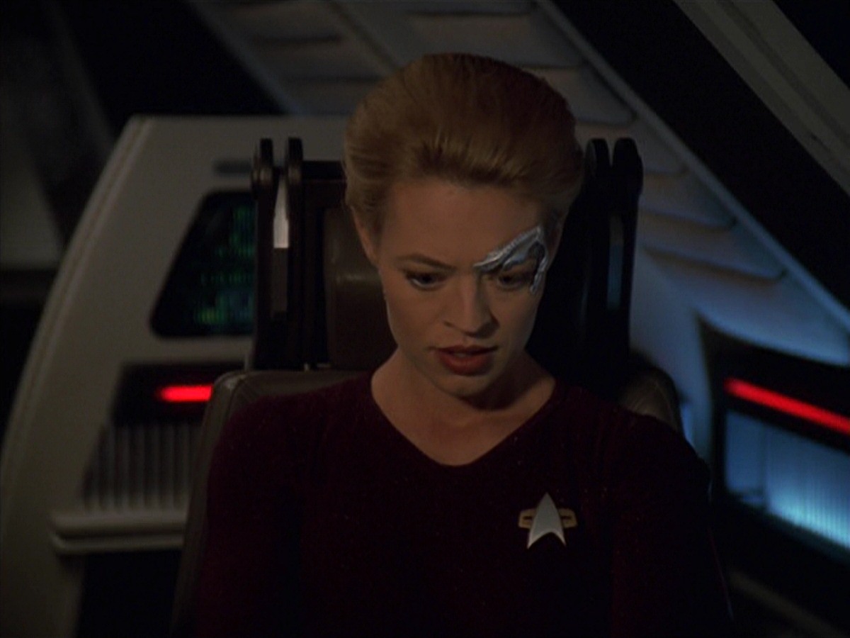 extant_StarTrek_VOY_7x22-NaturalLaw_0083.jpg