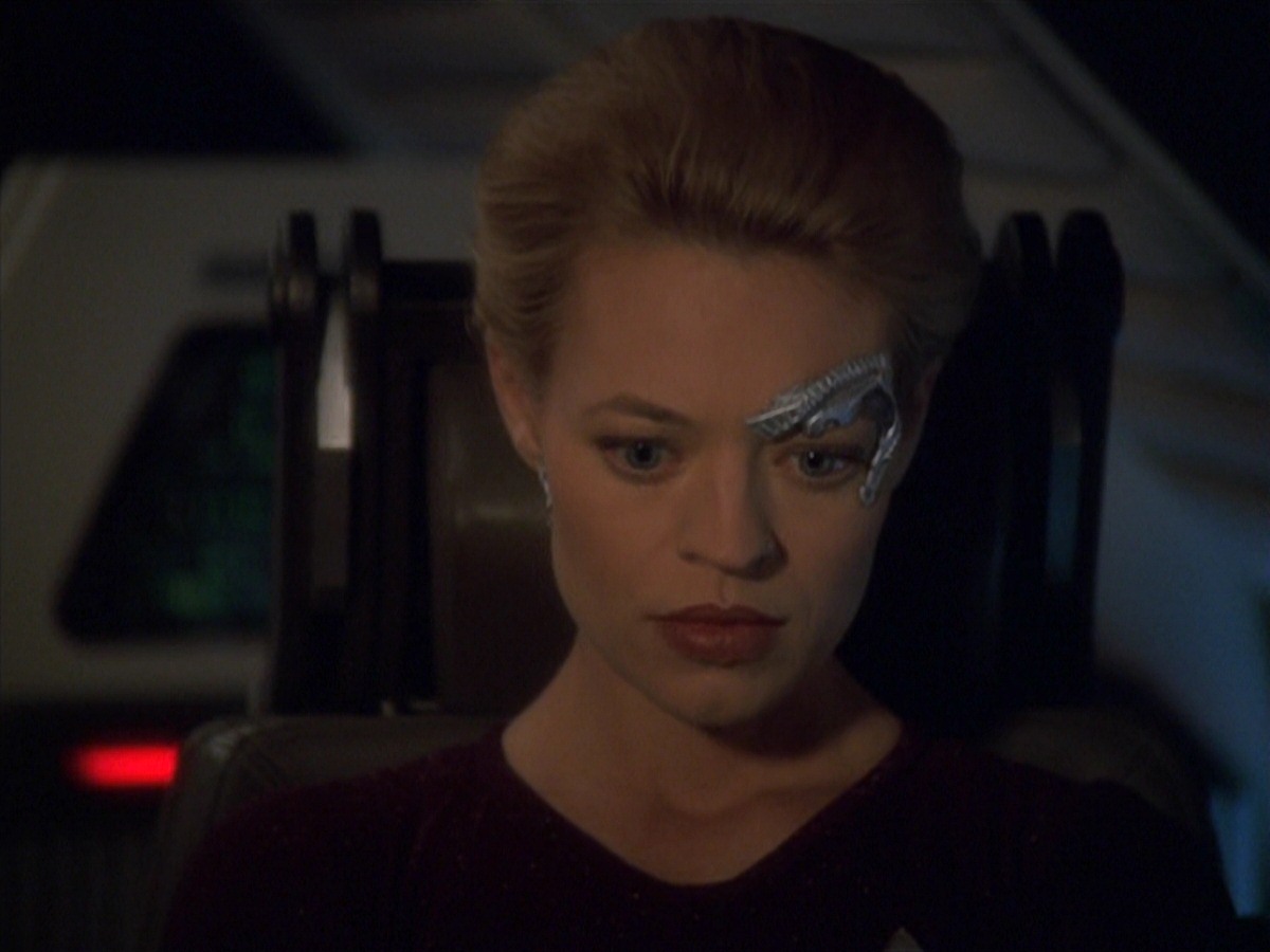 extant_StarTrek_VOY_7x22-NaturalLaw_0122.jpg
