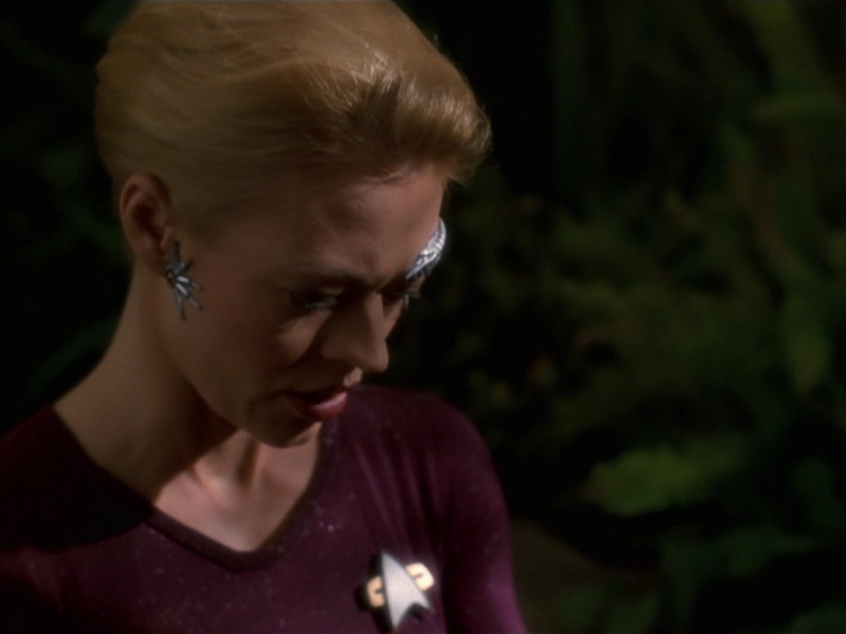 extant_StarTrek_VOY_7x22-NaturalLaw_0346.jpg