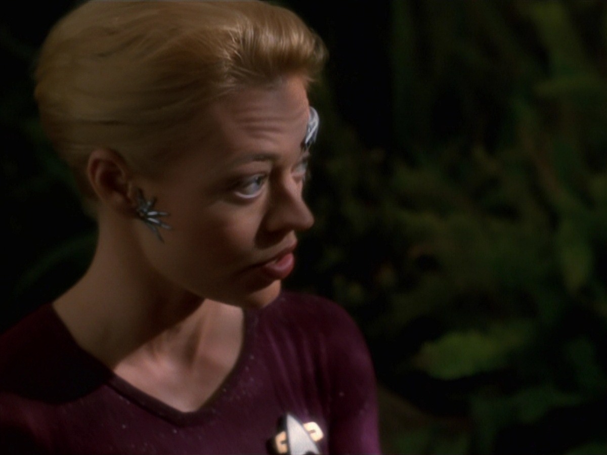 extant_StarTrek_VOY_7x22-NaturalLaw_0347.jpg