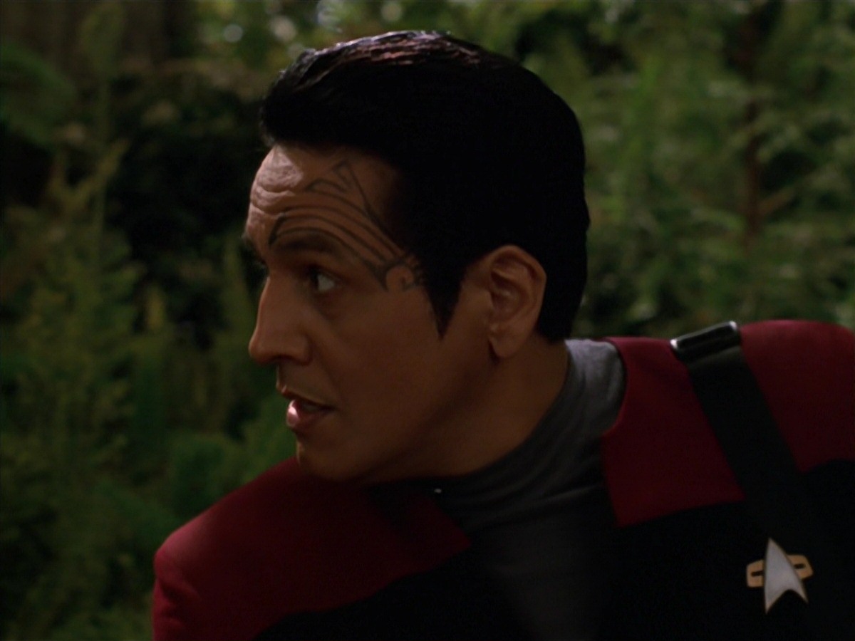 extant_StarTrek_VOY_7x22-NaturalLaw_0362.jpg