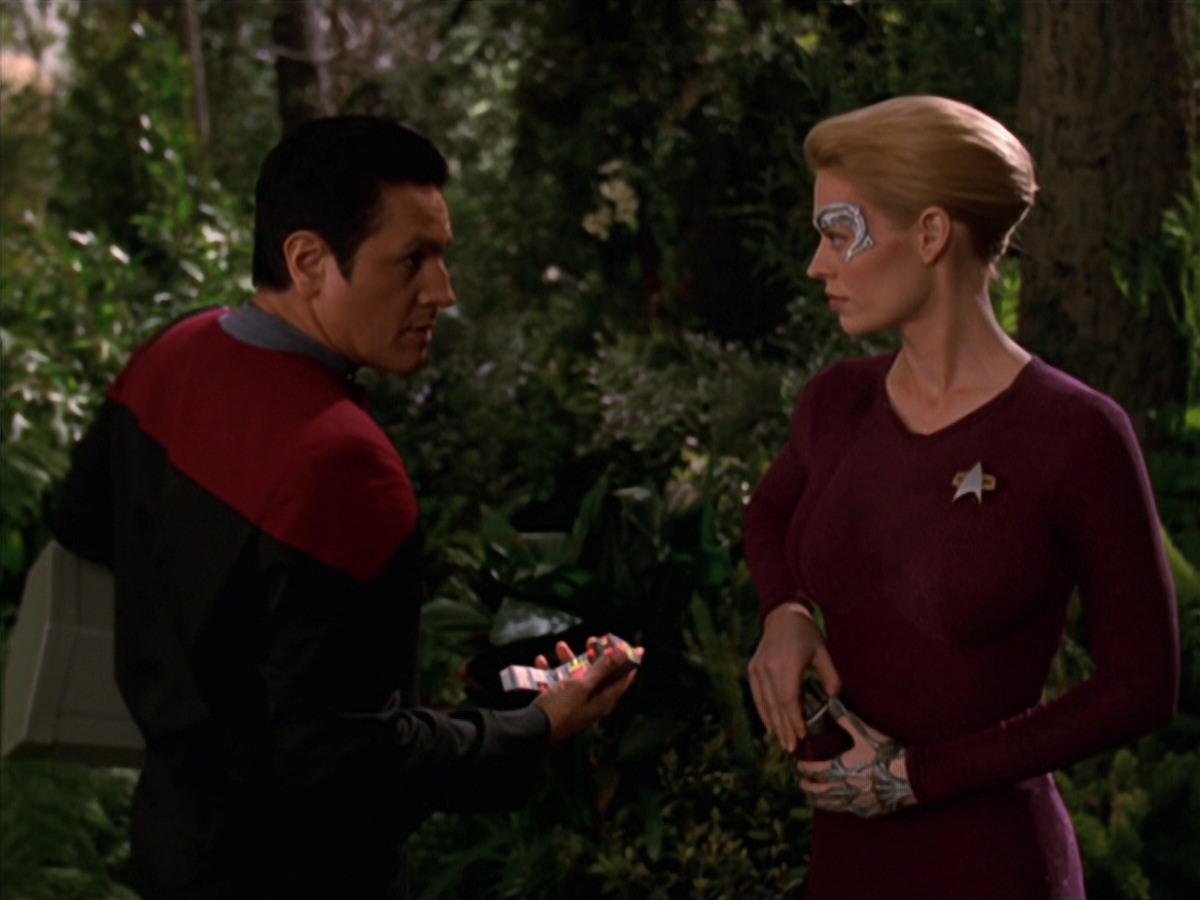 extant_StarTrek_VOY_7x22-NaturalLaw_0389.jpg