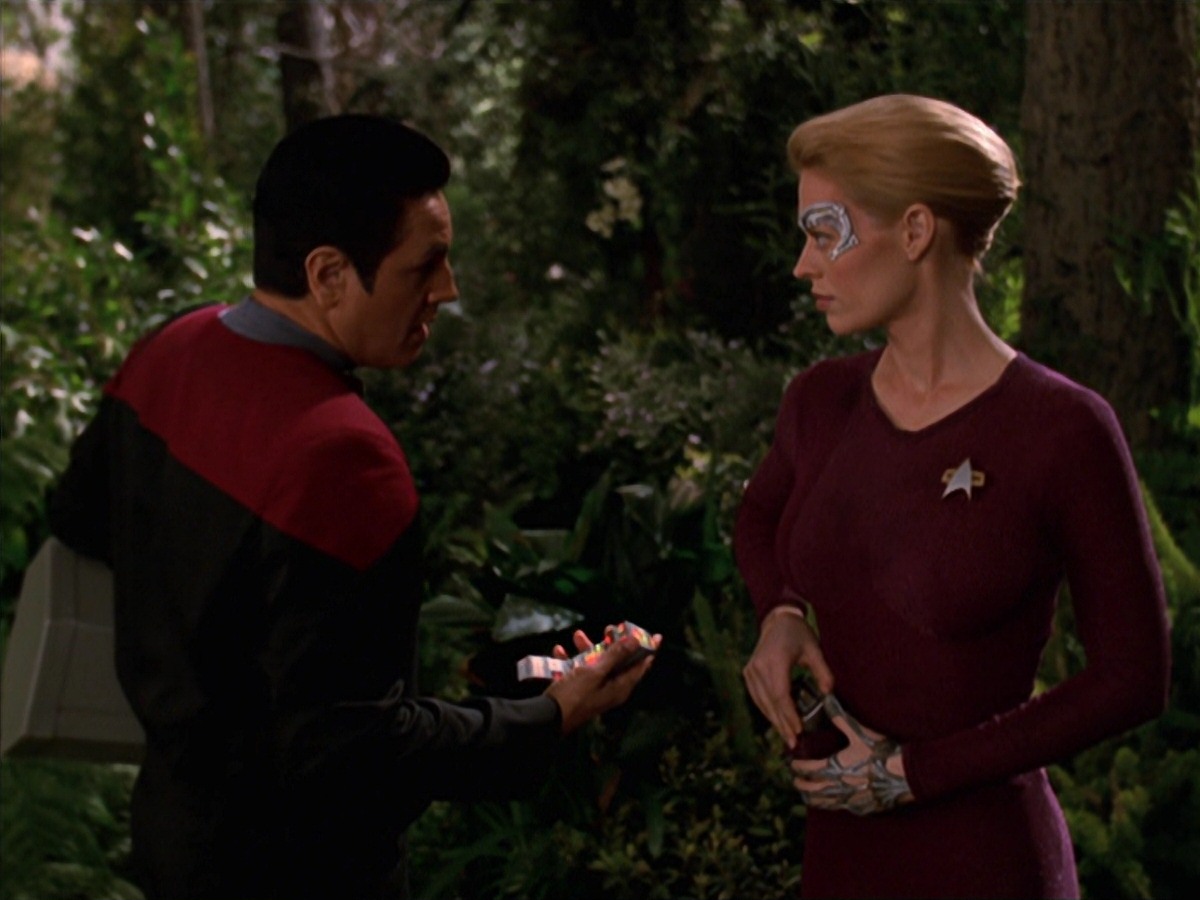 extant_StarTrek_VOY_7x22-NaturalLaw_0390.jpg