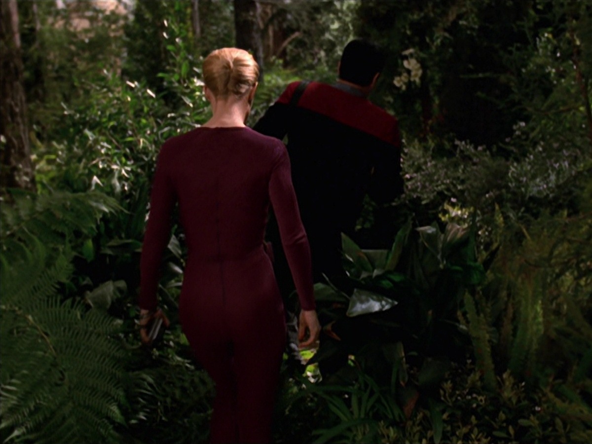 extant_StarTrek_VOY_7x22-NaturalLaw_0399.jpg