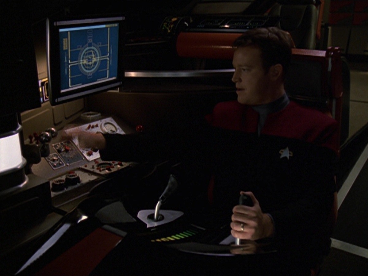 extant_StarTrek_VOY_7x22-NaturalLaw_0410.jpg