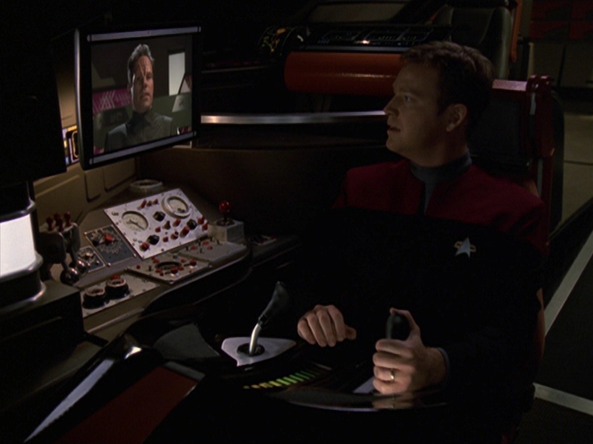extant_StarTrek_VOY_7x22-NaturalLaw_0417.jpg