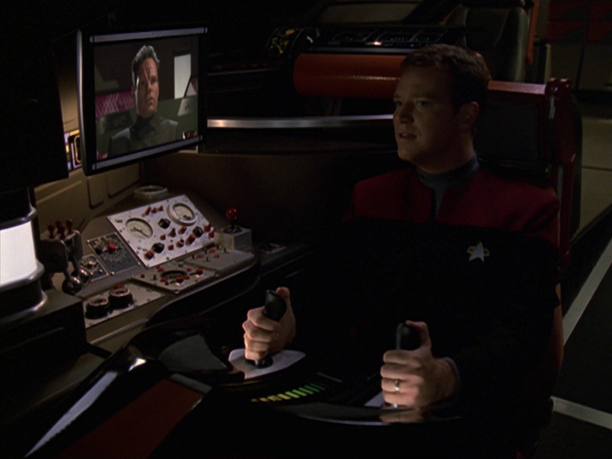 extant_StarTrek_VOY_7x22-NaturalLaw_0422.jpg