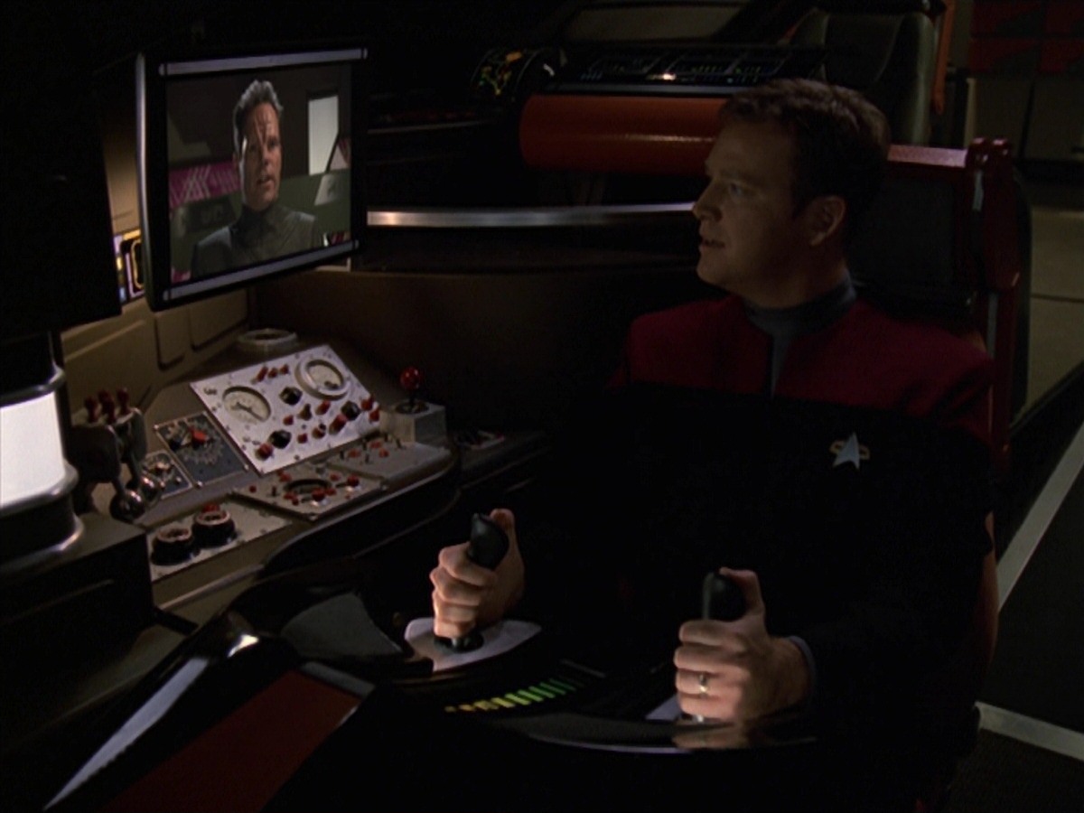 extant_StarTrek_VOY_7x22-NaturalLaw_0423.jpg