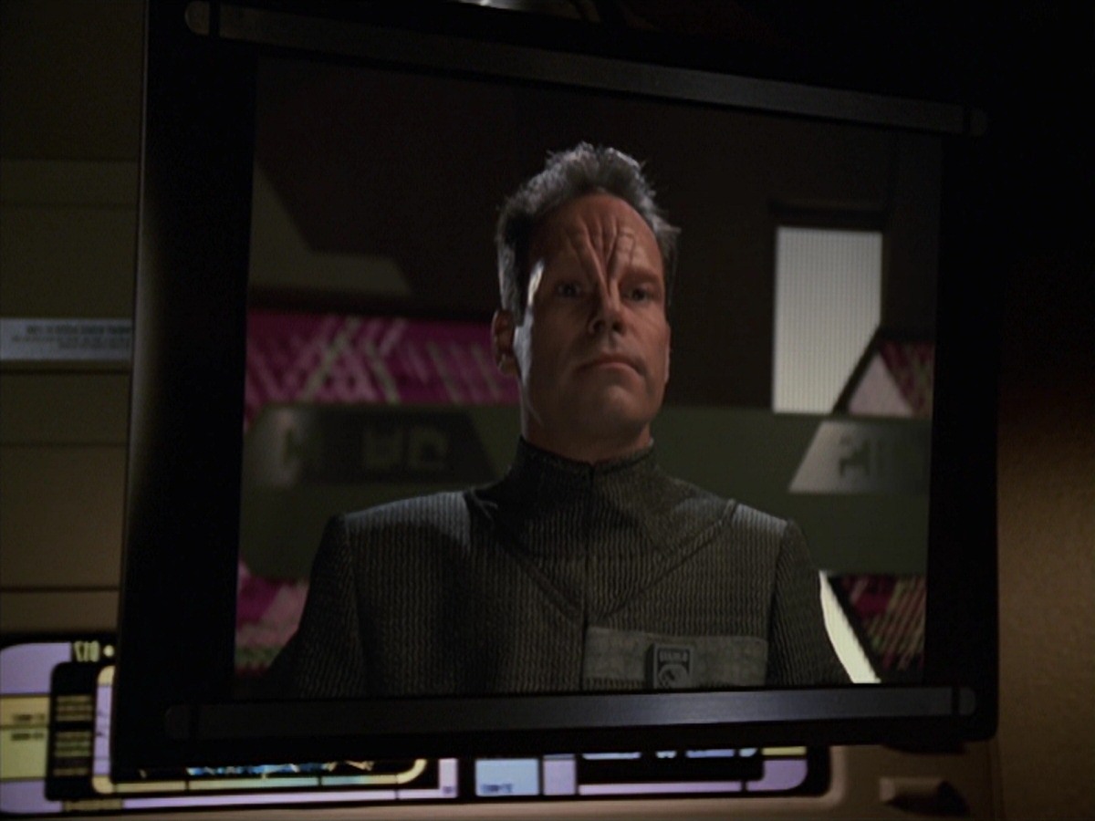 extant_StarTrek_VOY_7x22-NaturalLaw_0460.jpg