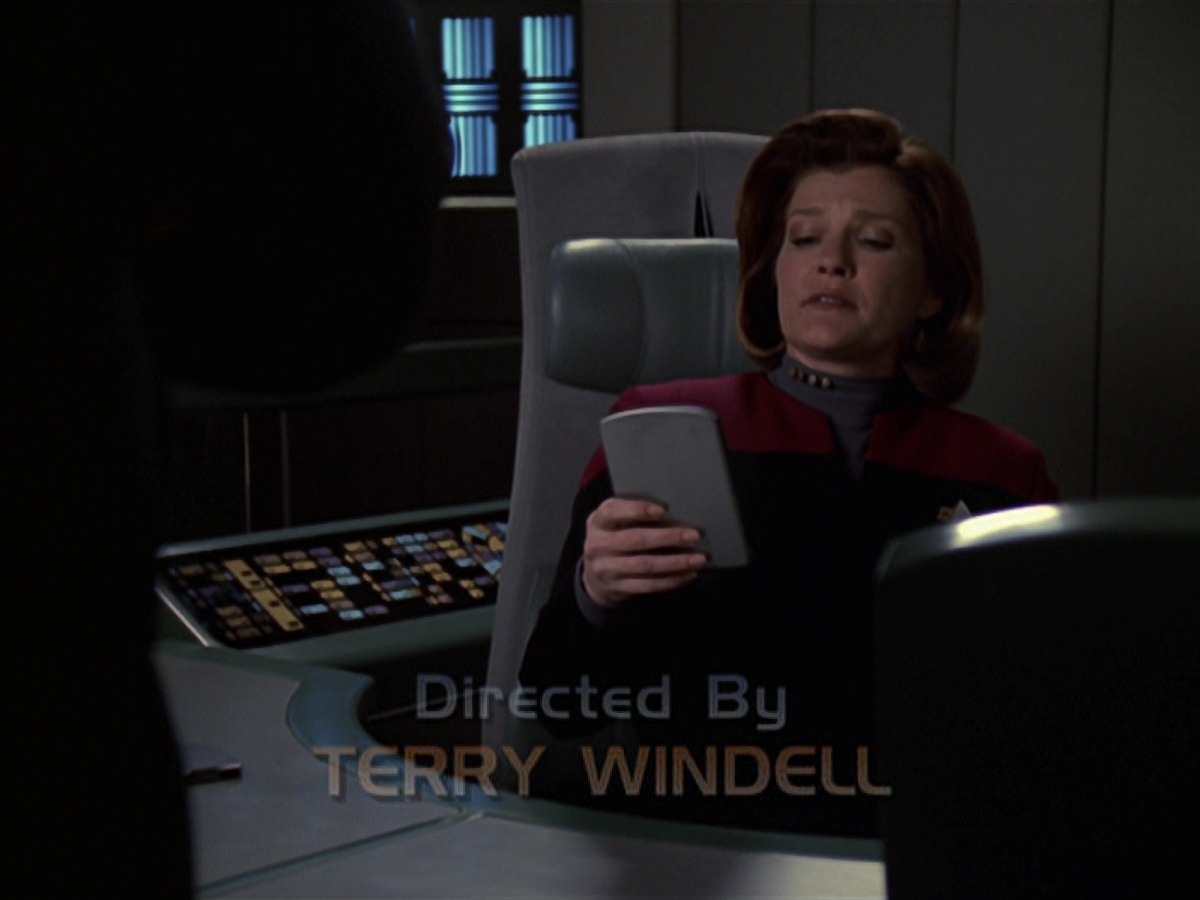 extant_StarTrek_VOY_7x22-NaturalLaw_0467.jpg