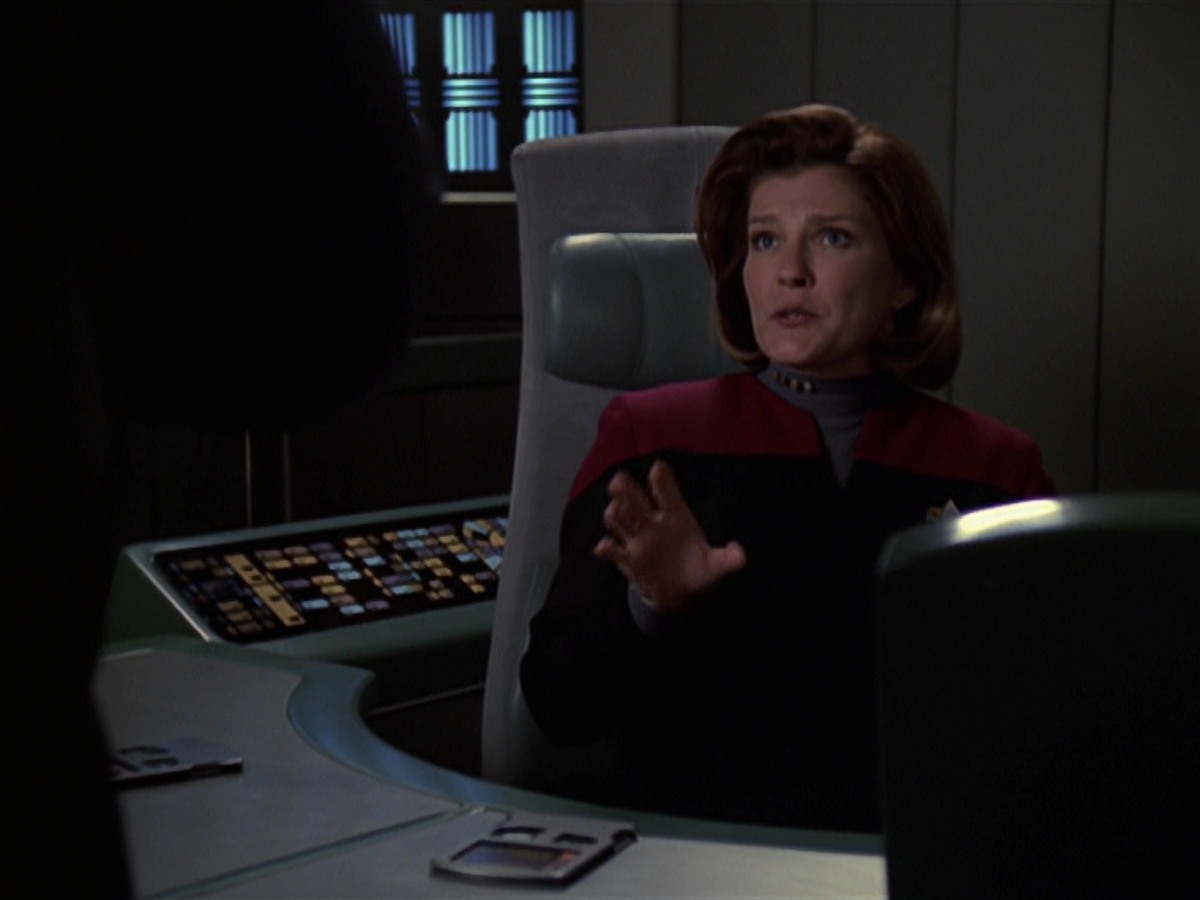 extant_StarTrek_VOY_7x22-NaturalLaw_0478.jpg