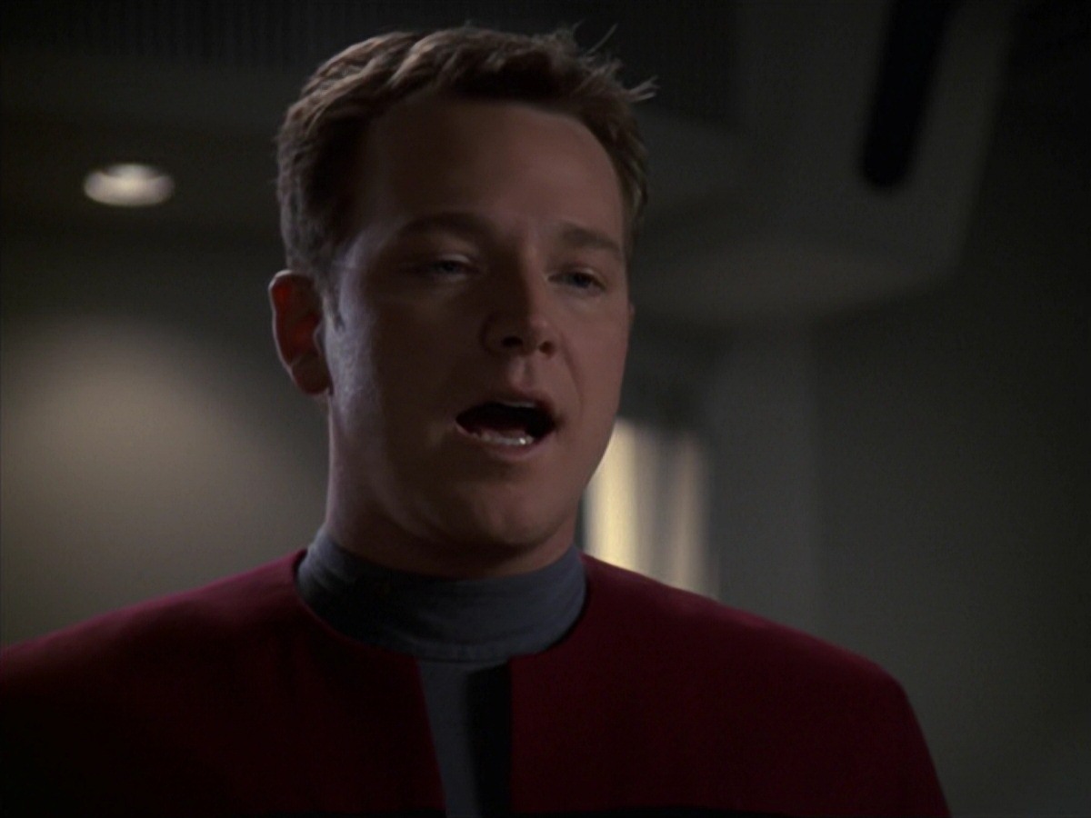 extant_StarTrek_VOY_7x22-NaturalLaw_0501.jpg