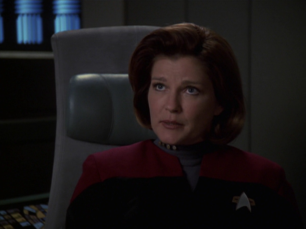 extant_StarTrek_VOY_7x22-NaturalLaw_0506.jpg