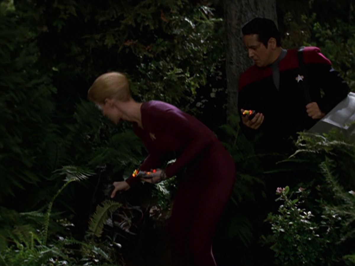 extant_StarTrek_VOY_7x22-NaturalLaw_0529.jpg