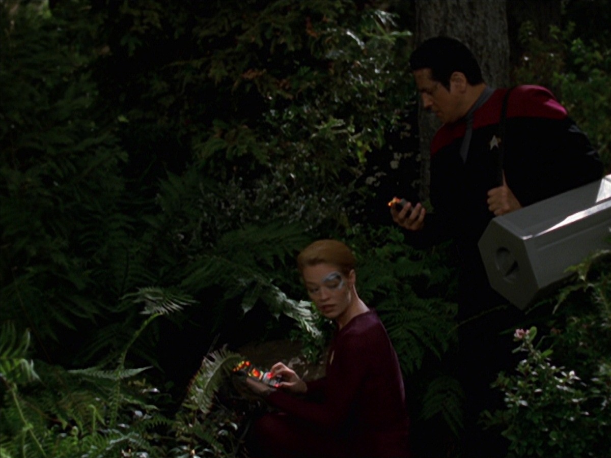 extant_StarTrek_VOY_7x22-NaturalLaw_0536.jpg