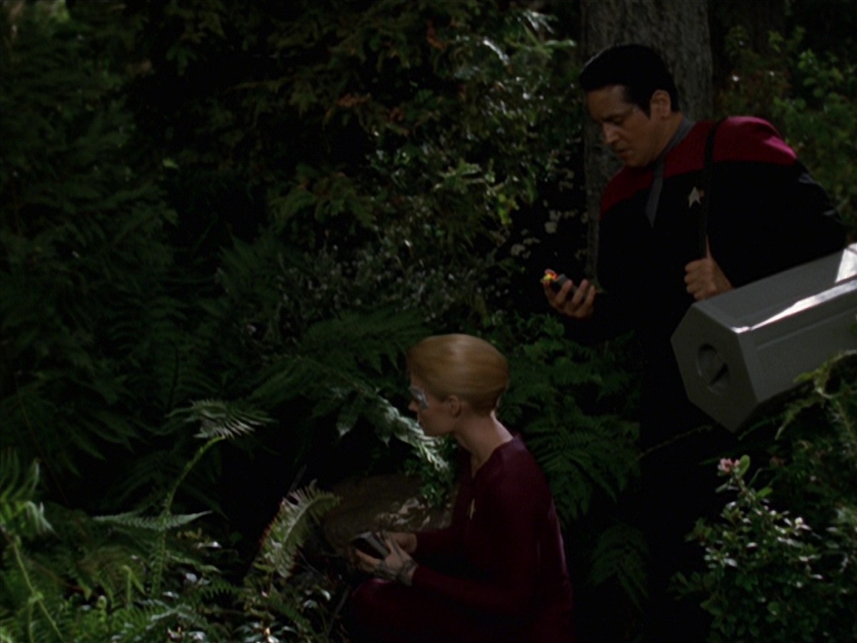 extant_StarTrek_VOY_7x22-NaturalLaw_0538.jpg