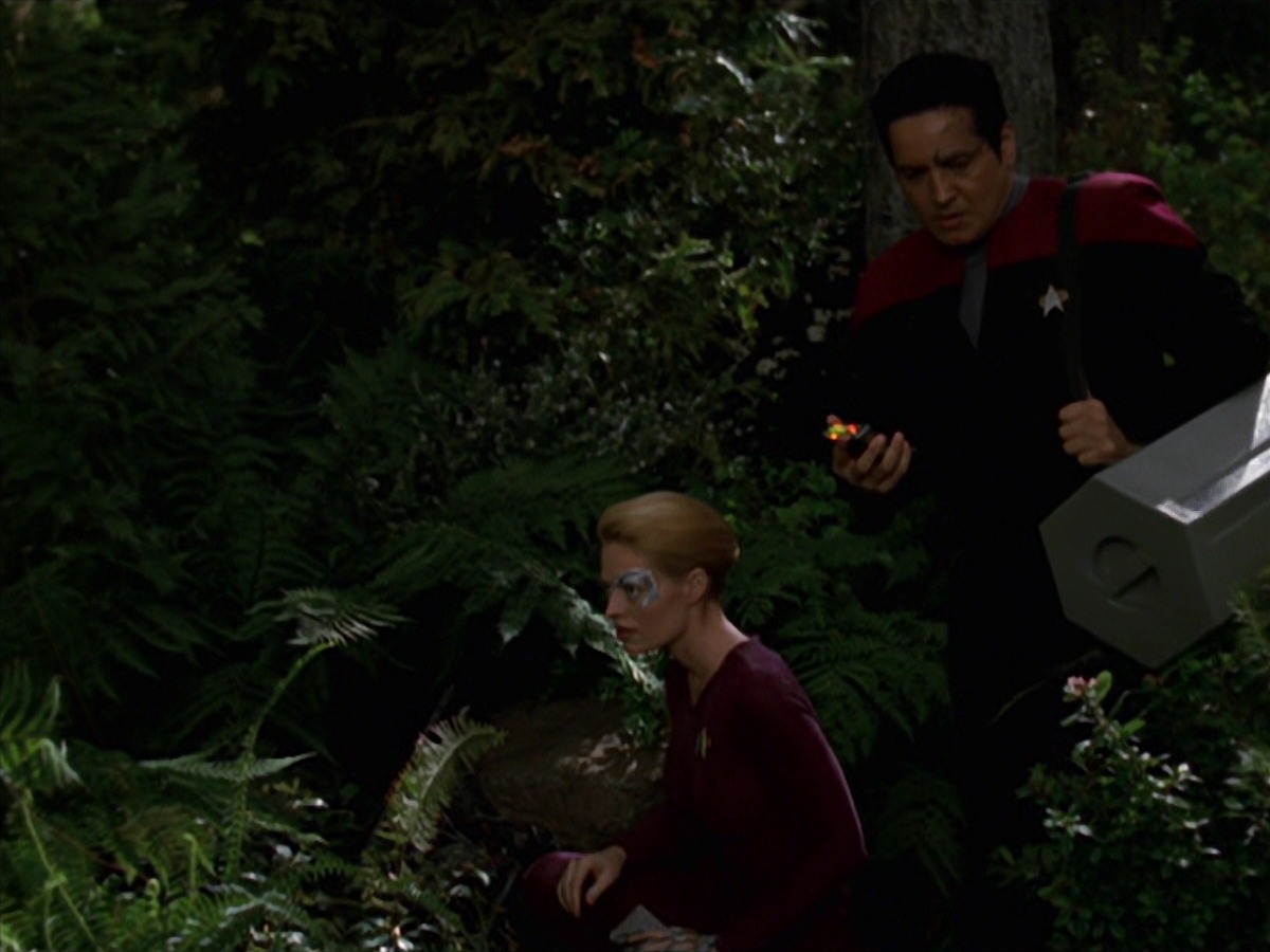 extant_StarTrek_VOY_7x22-NaturalLaw_0539.jpg