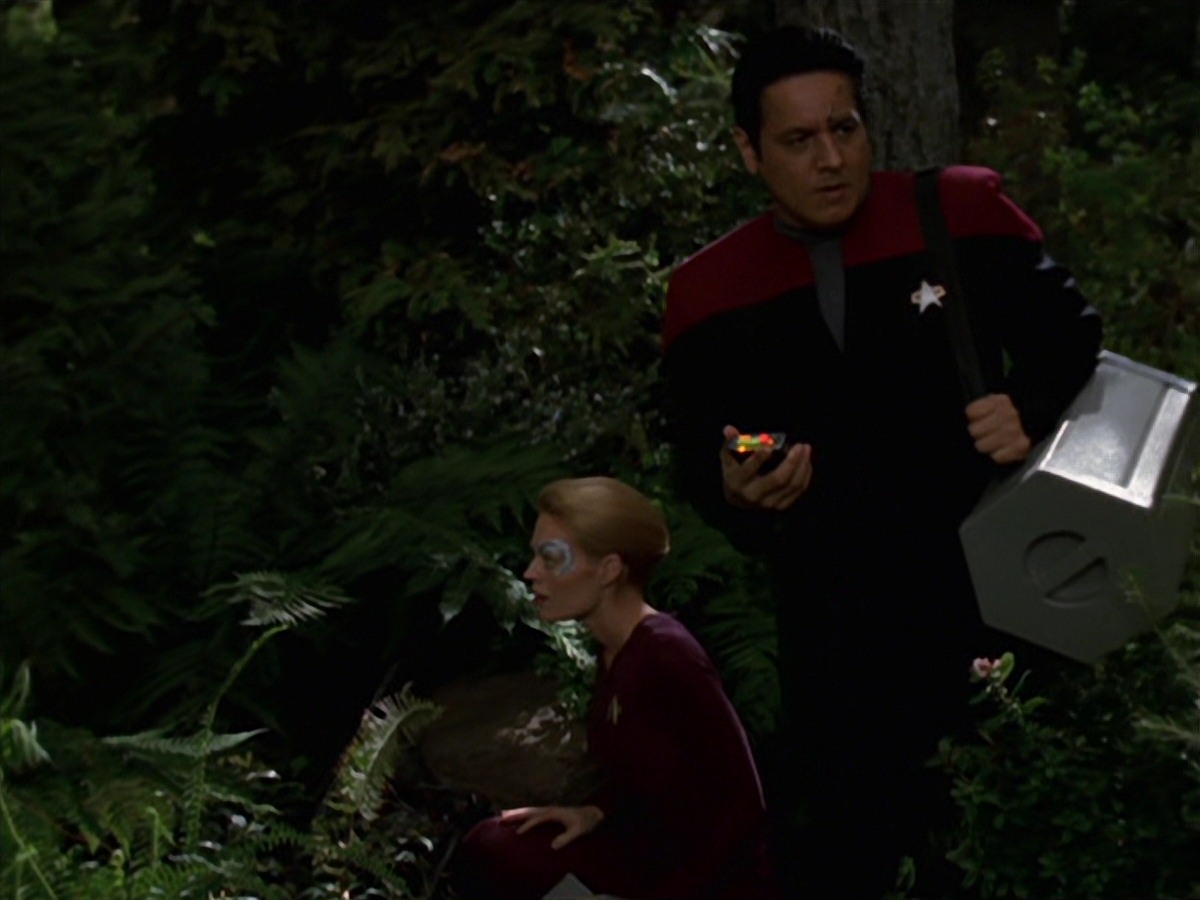 extant_StarTrek_VOY_7x22-NaturalLaw_0540.jpg