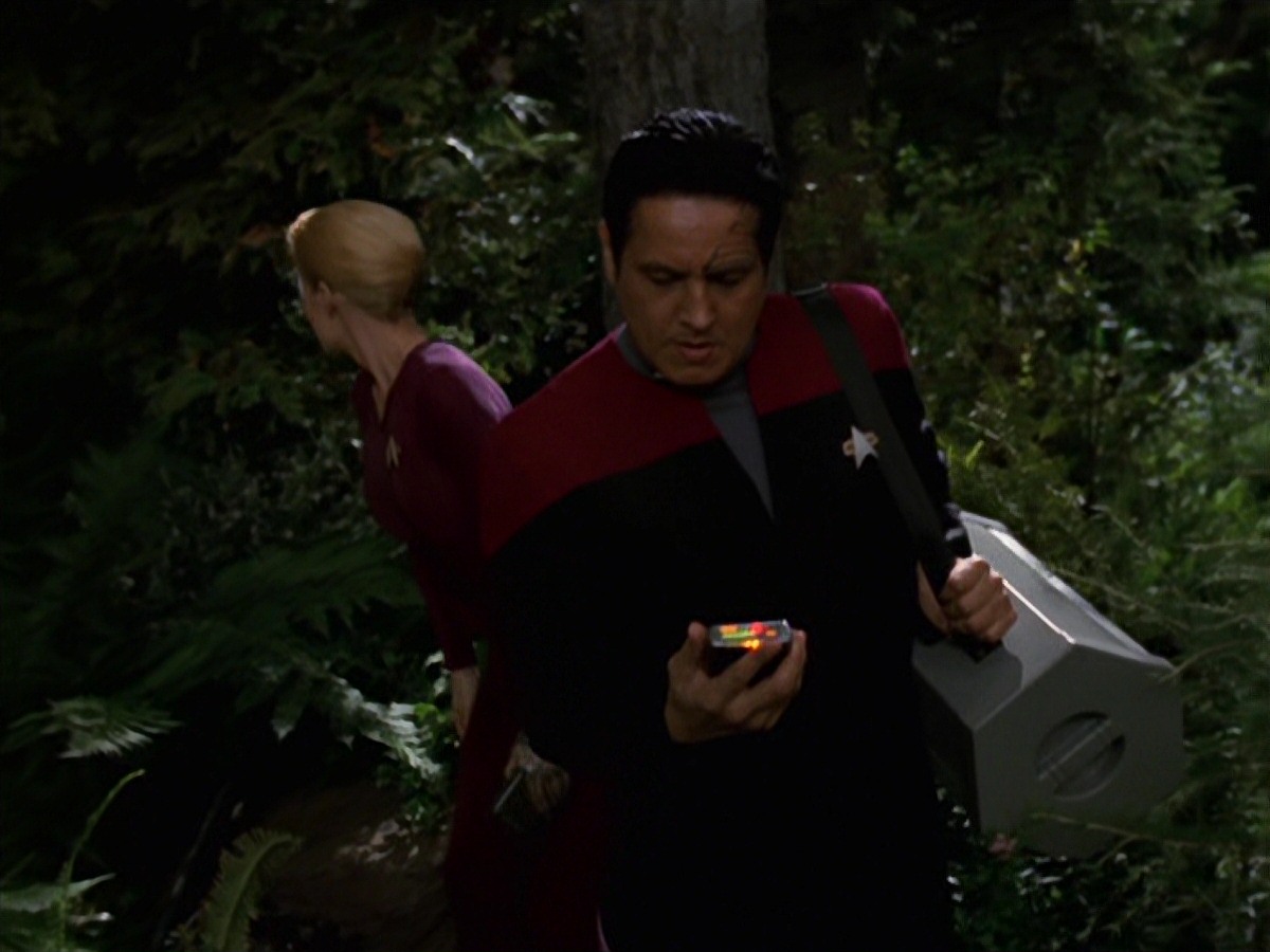 extant_StarTrek_VOY_7x22-NaturalLaw_0542.jpg