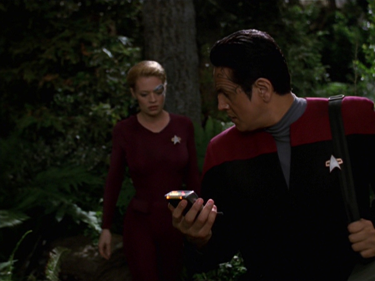 extant_StarTrek_VOY_7x22-NaturalLaw_0549.jpg