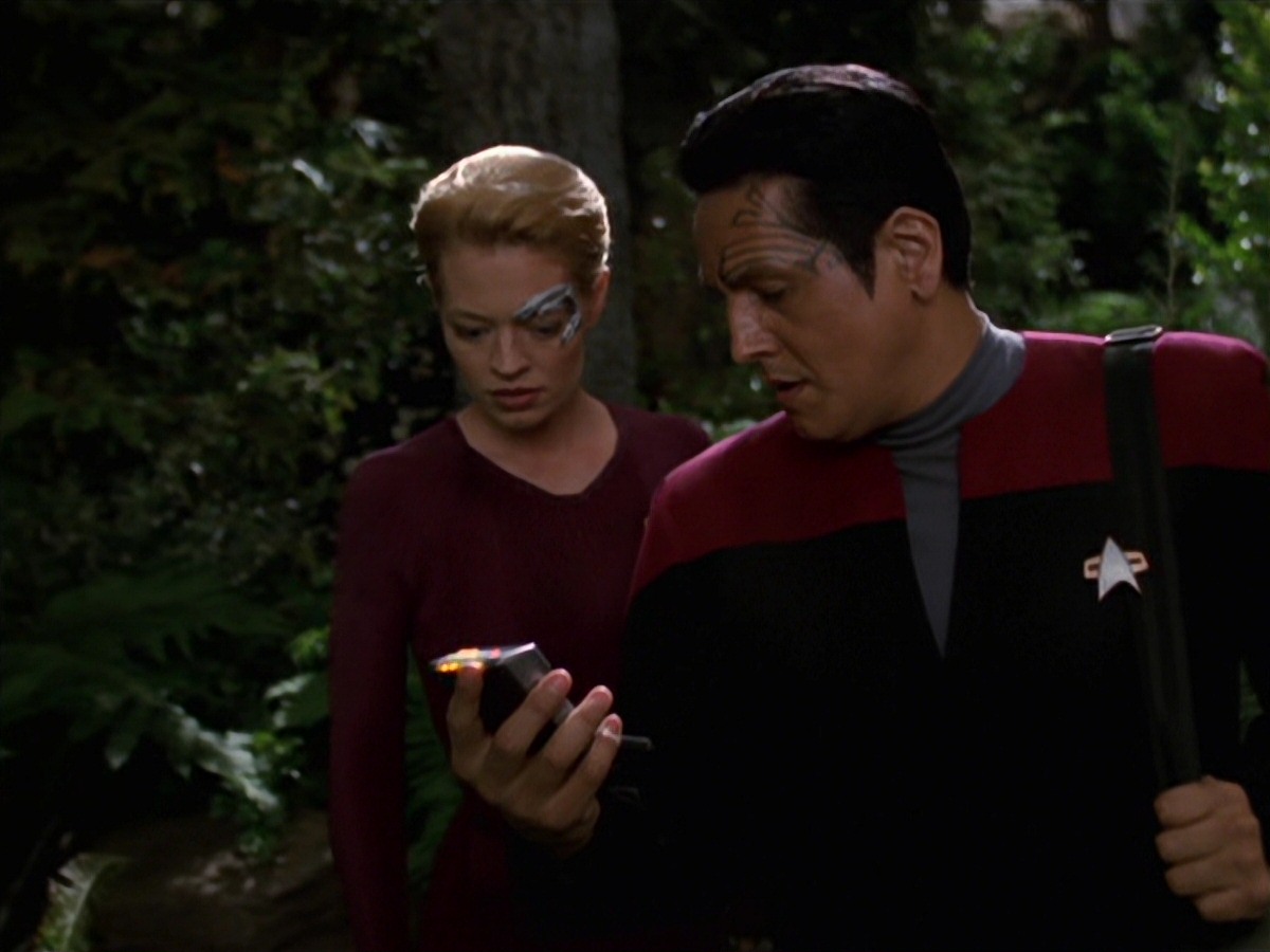 extant_StarTrek_VOY_7x22-NaturalLaw_0551.jpg