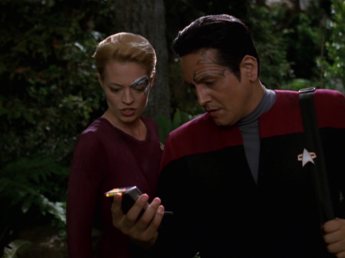 extant_StarTrek_VOY_7x22-NaturalLaw_0552.jpg
