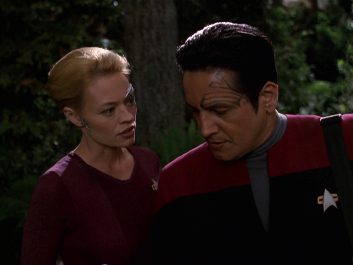 extant_StarTrek_VOY_7x22-NaturalLaw_0572.jpg