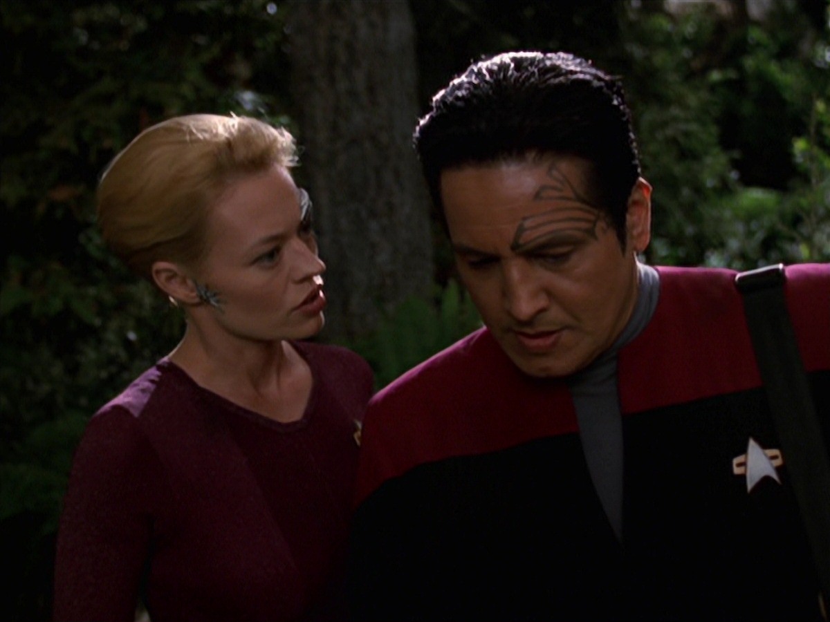 extant_StarTrek_VOY_7x22-NaturalLaw_0573.jpg