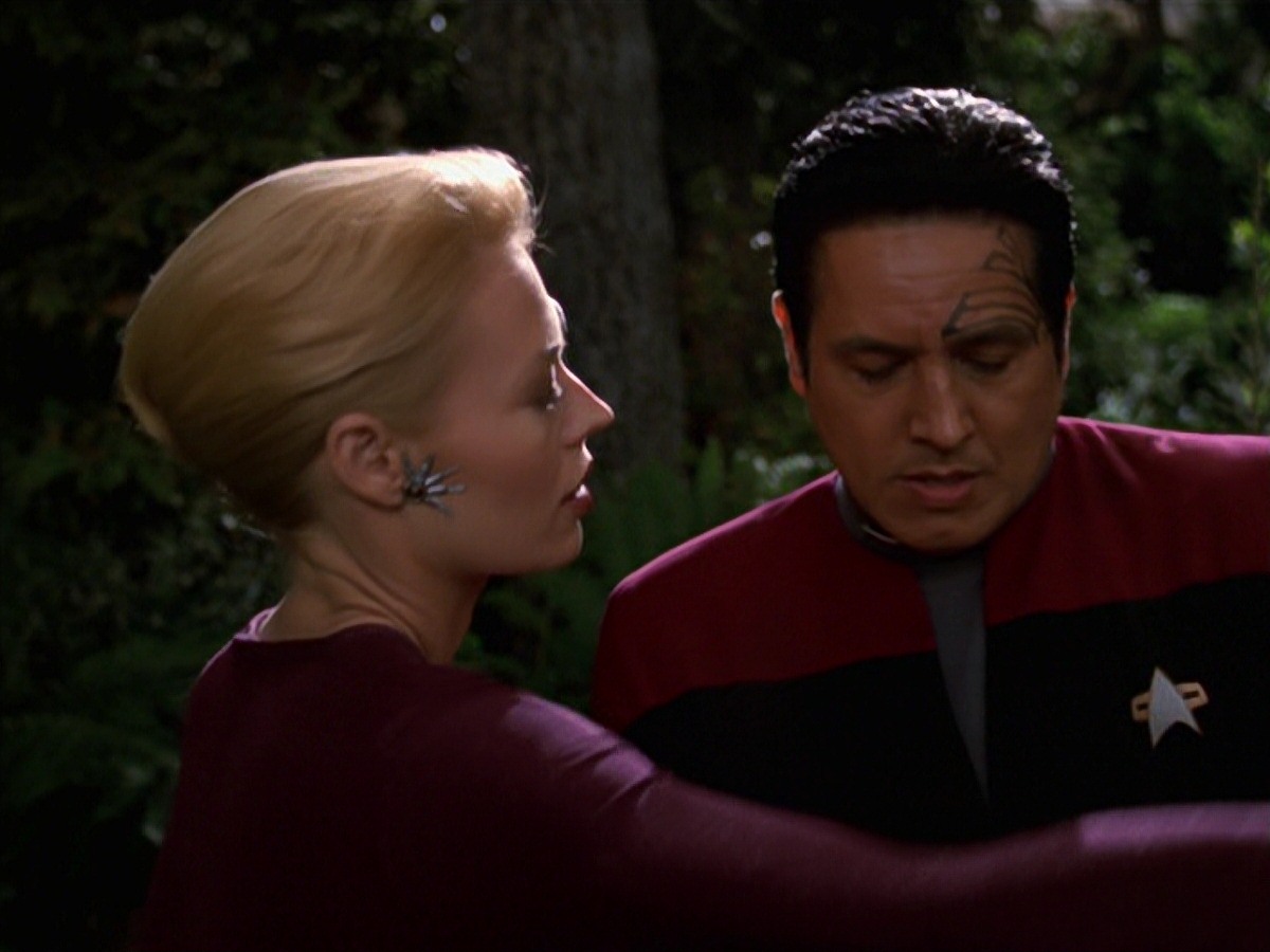 extant_StarTrek_VOY_7x22-NaturalLaw_0585.jpg
