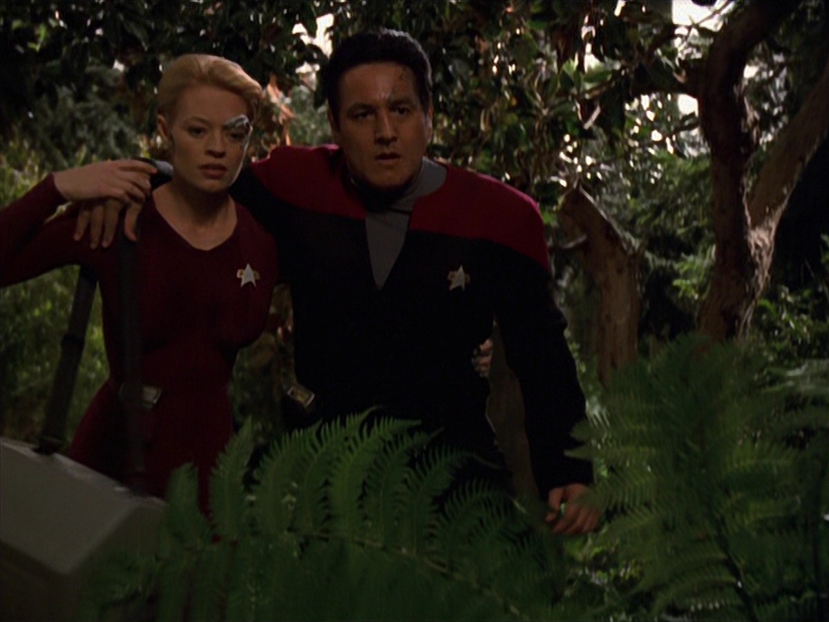 extant_StarTrek_VOY_7x22-NaturalLaw_0614.jpg