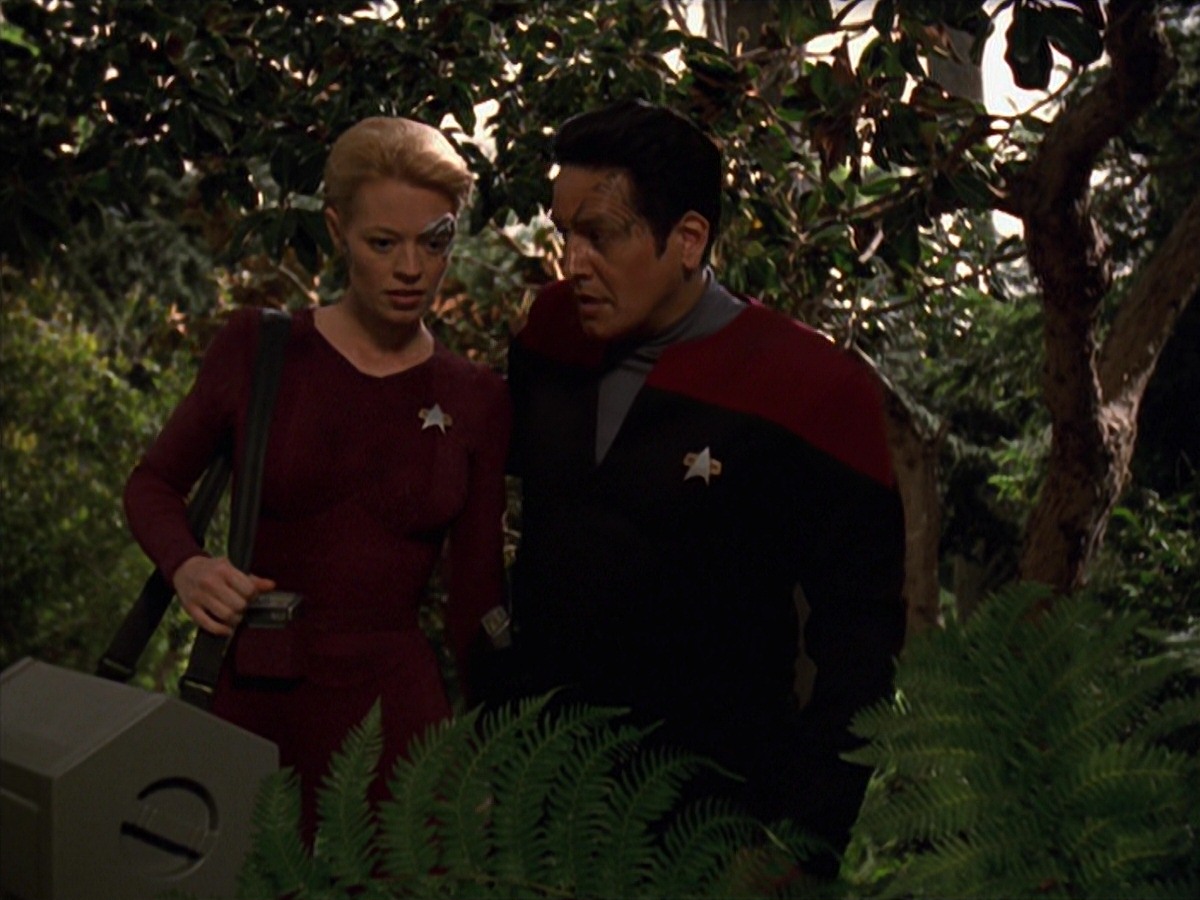 extant_StarTrek_VOY_7x22-NaturalLaw_0623.jpg