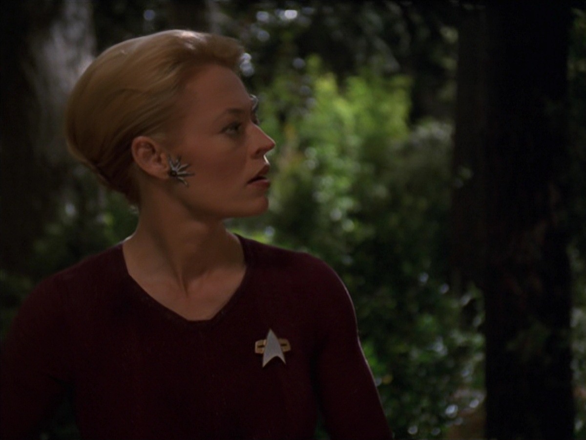 extant_StarTrek_VOY_7x22-NaturalLaw_0669.jpg