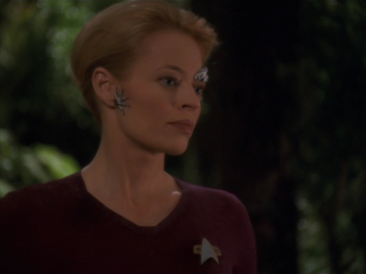 extant_StarTrek_VOY_7x22-NaturalLaw_0671.jpg
