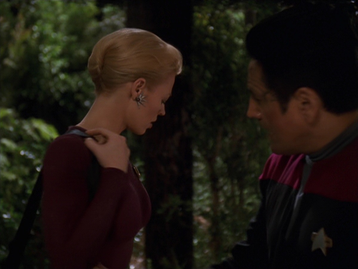 extant_StarTrek_VOY_7x22-NaturalLaw_0680.jpg