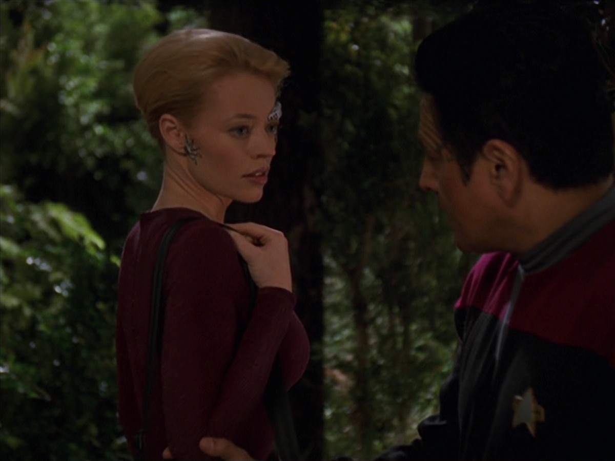 extant_StarTrek_VOY_7x22-NaturalLaw_0682.jpg