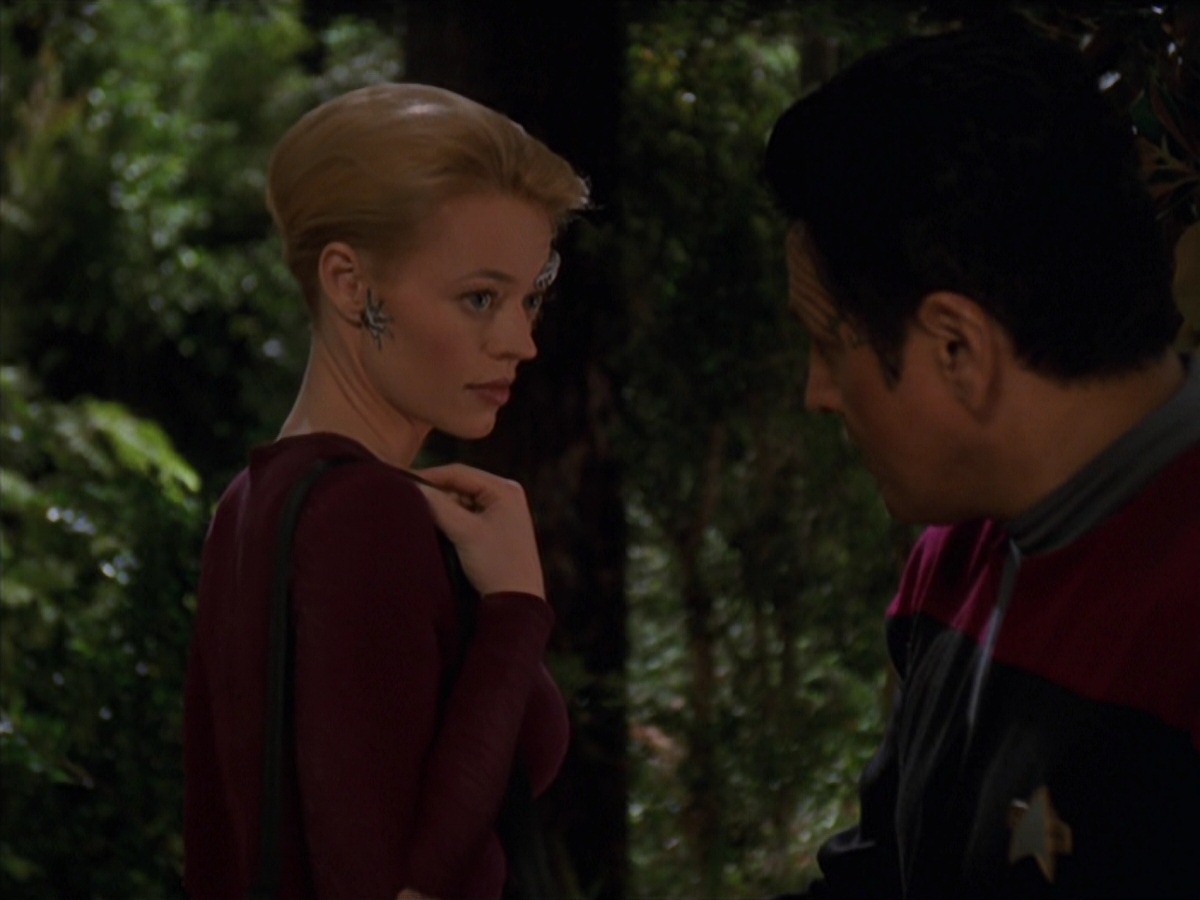 extant_StarTrek_VOY_7x22-NaturalLaw_0687.jpg