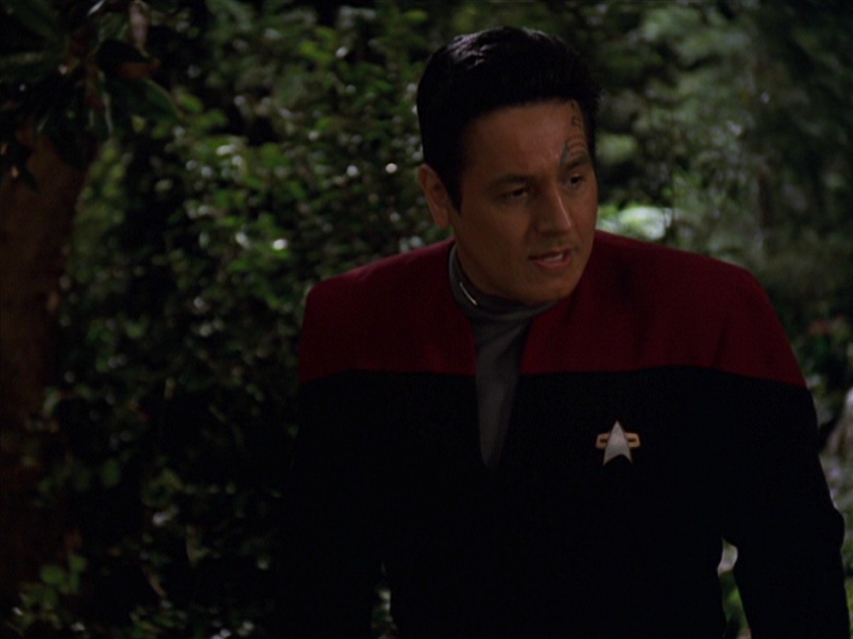 extant_StarTrek_VOY_7x22-NaturalLaw_0691.jpg