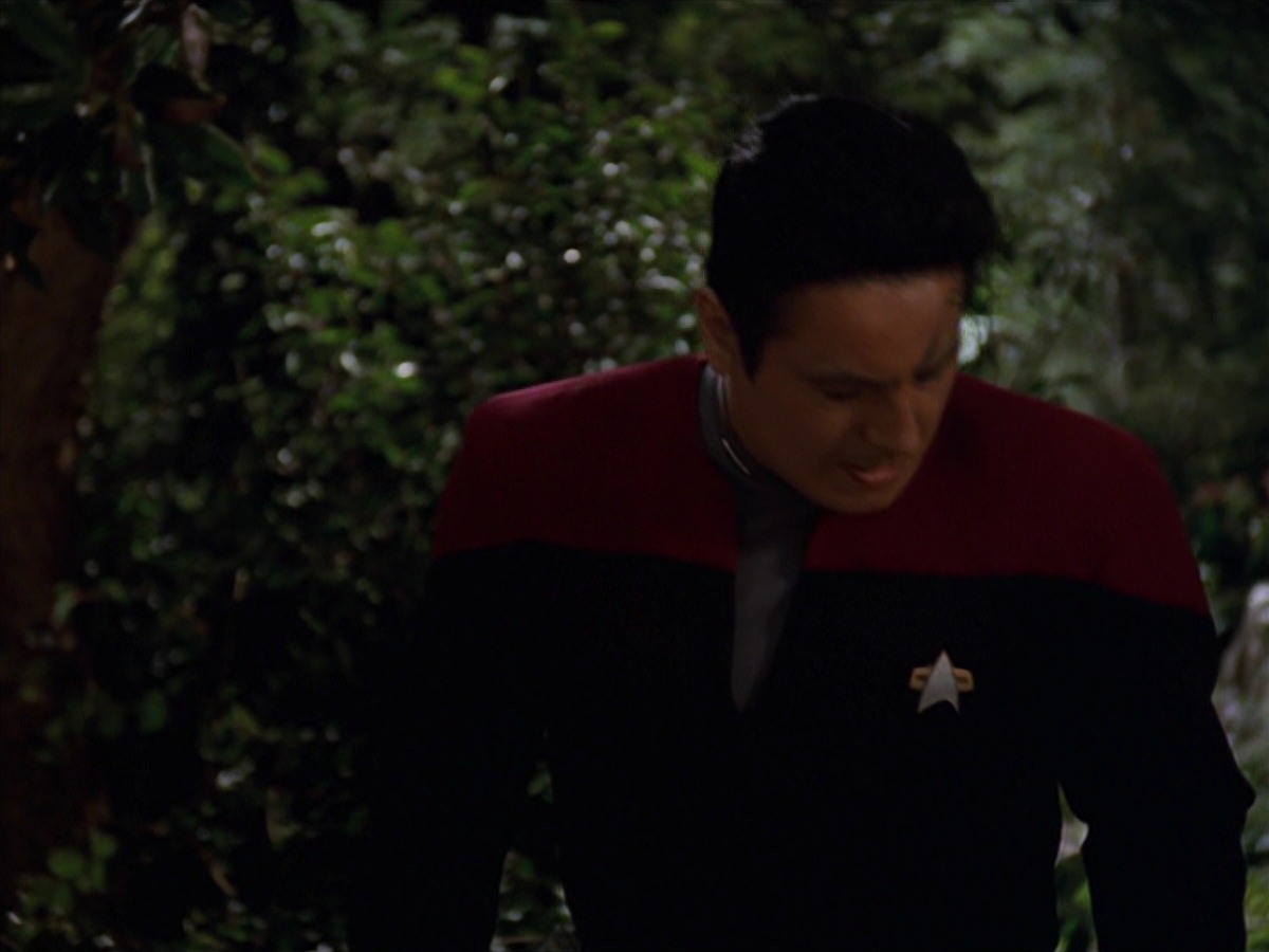 extant_StarTrek_VOY_7x22-NaturalLaw_0692.jpg