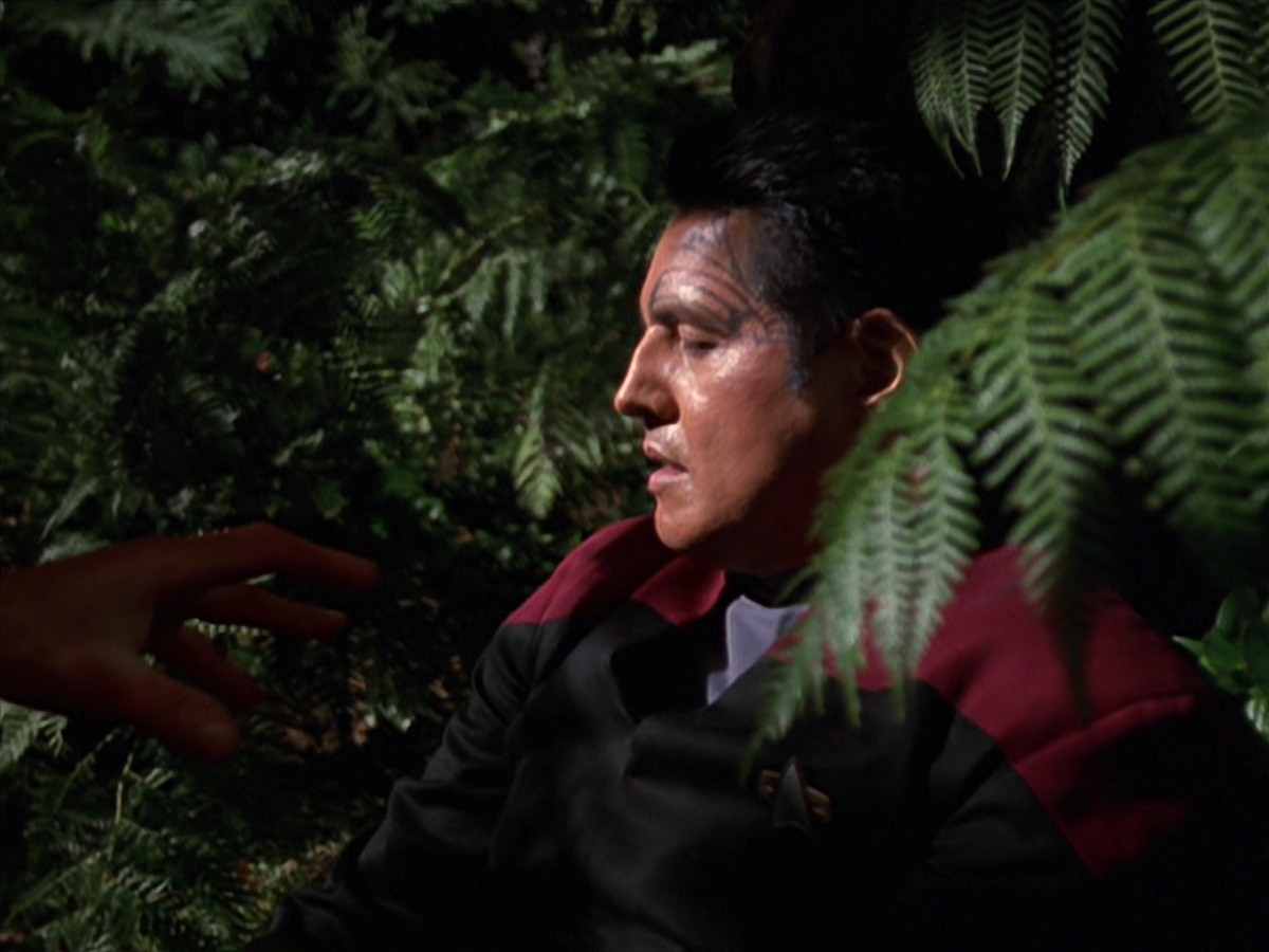 extant_StarTrek_VOY_7x22-NaturalLaw_0757.jpg