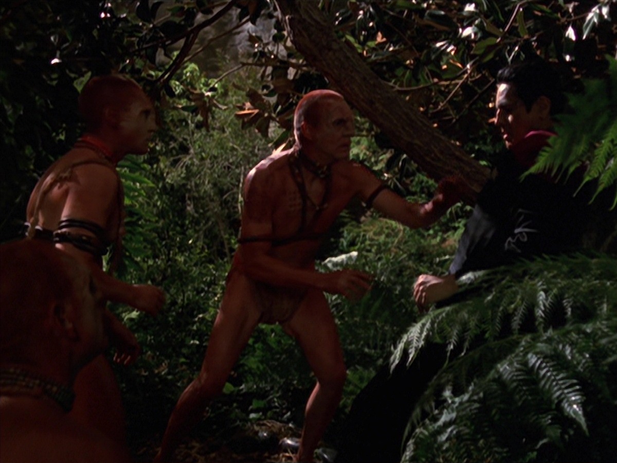 extant_StarTrek_VOY_7x22-NaturalLaw_0771.jpg
