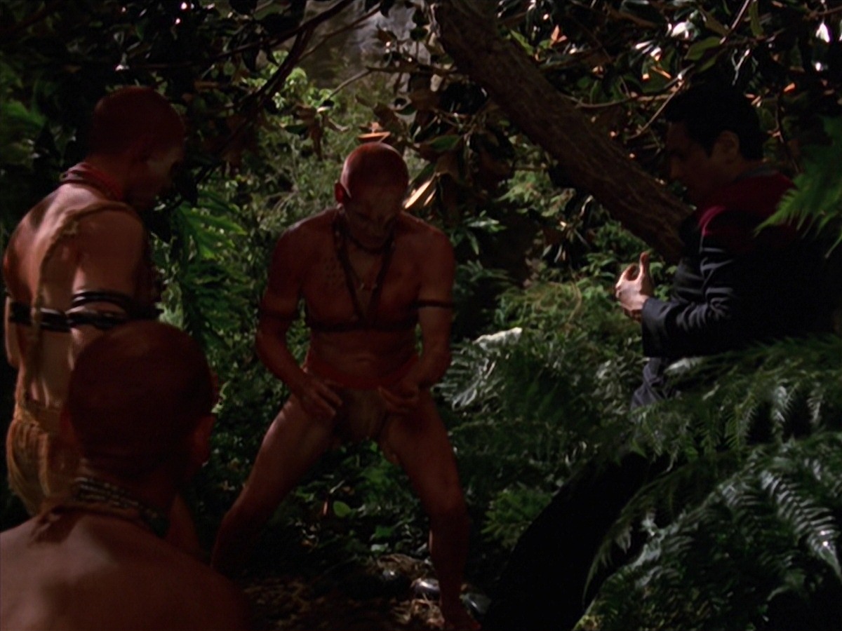extant_StarTrek_VOY_7x22-NaturalLaw_0773.jpg