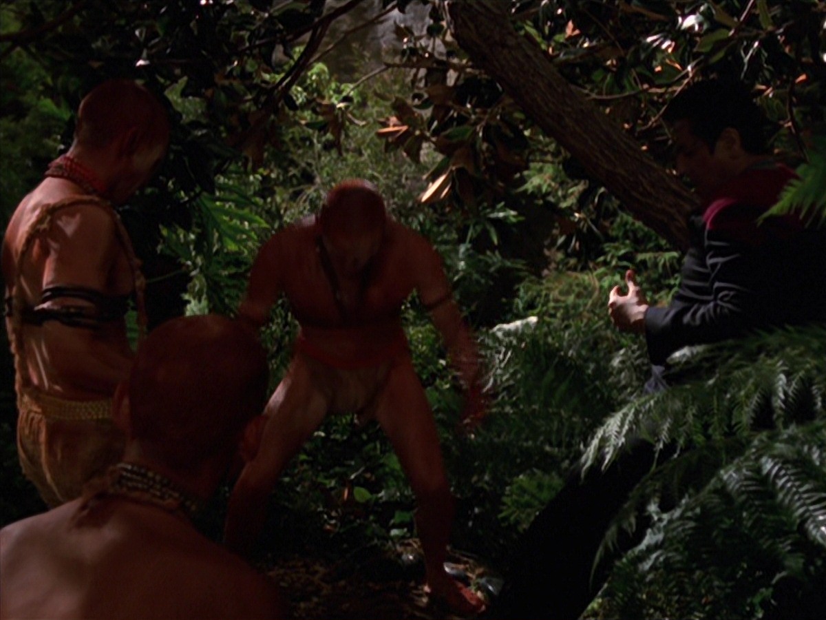extant_StarTrek_VOY_7x22-NaturalLaw_0775.jpg