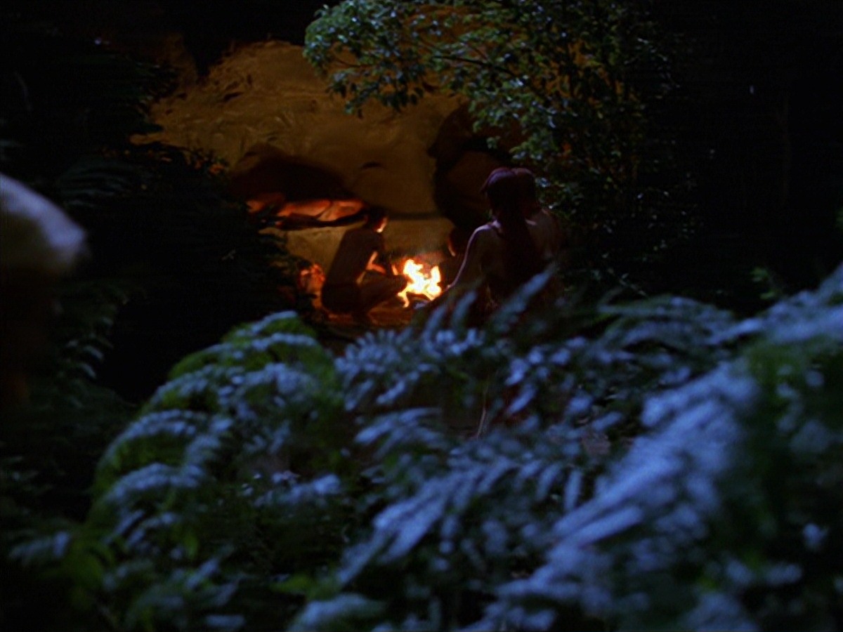 extant_StarTrek_VOY_7x22-NaturalLaw_0803.jpg