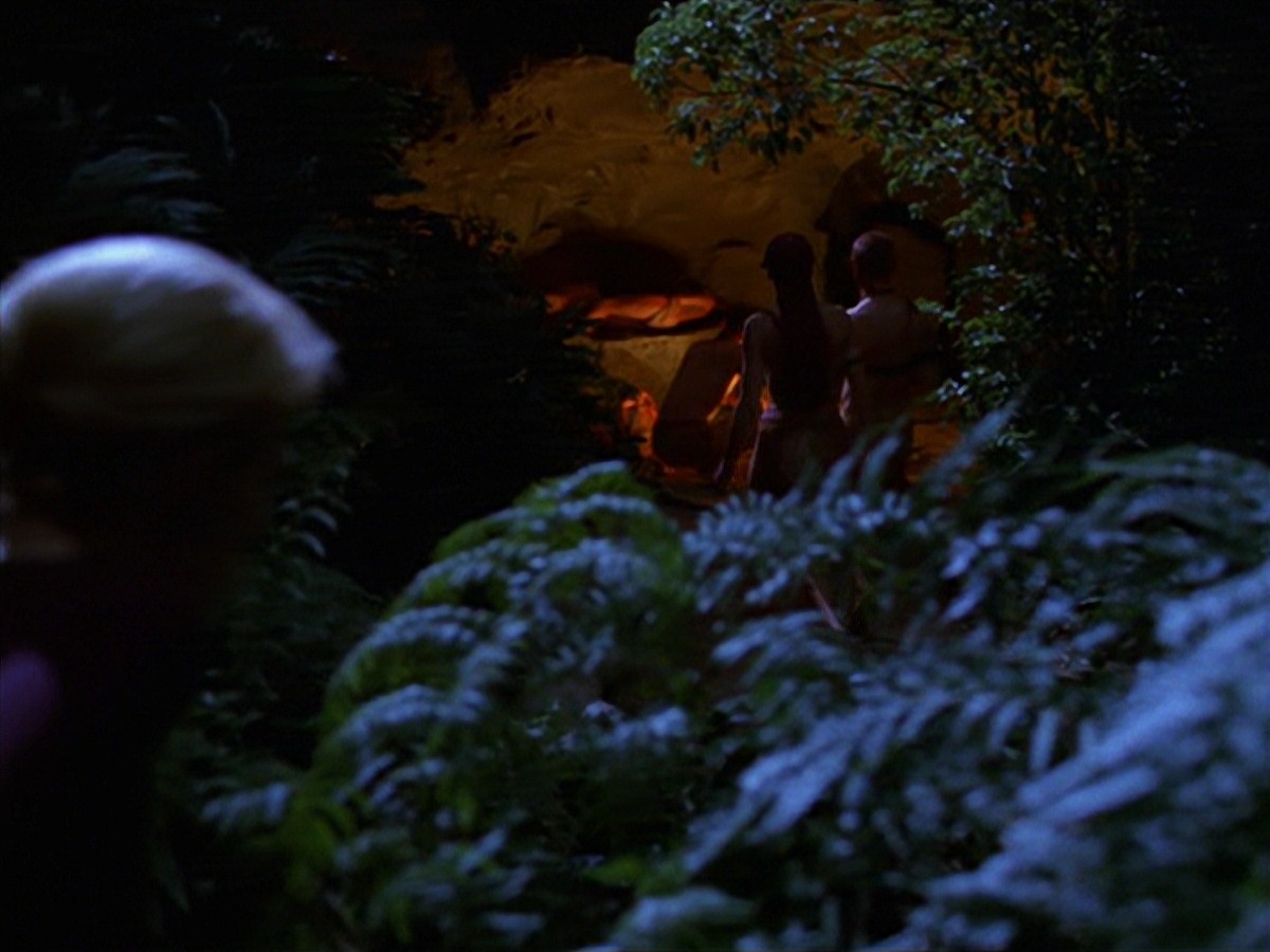extant_StarTrek_VOY_7x22-NaturalLaw_0804.jpg